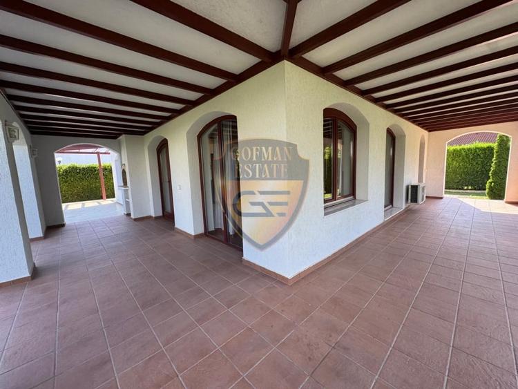 Casă individuală cu 4 camere cu Piscina în Mamaia-Sat