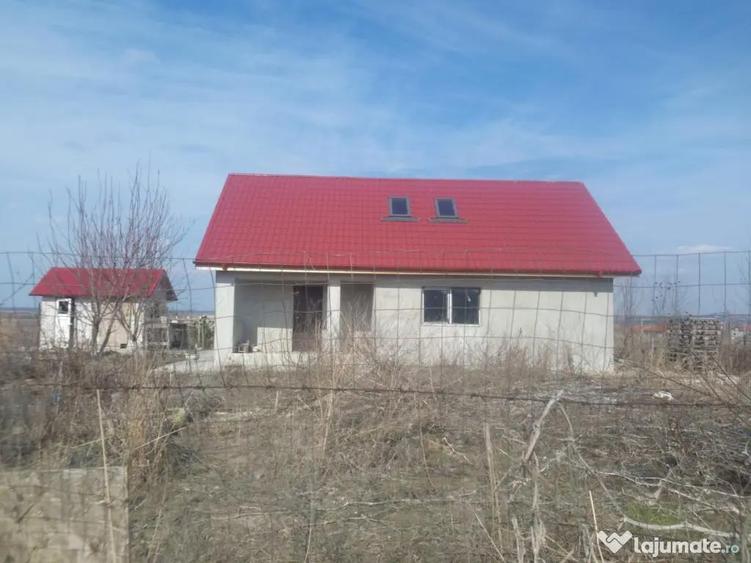 Casă cu 3 camere în Mineri