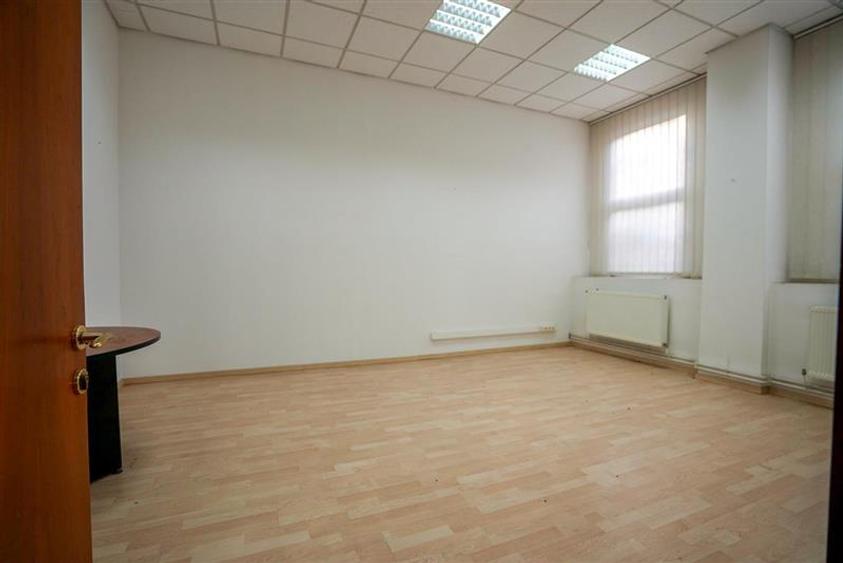 Spațiu comercial, de 1,240 mp, în Central