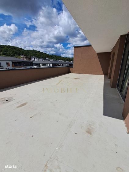 Apartament cu 4 camere în Florești