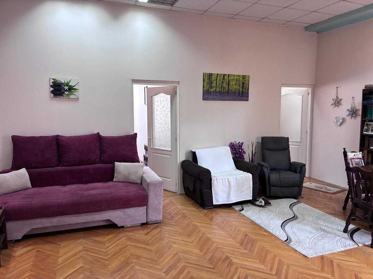 Apartament cu 3 camere semidecomandat în Ultracentral
