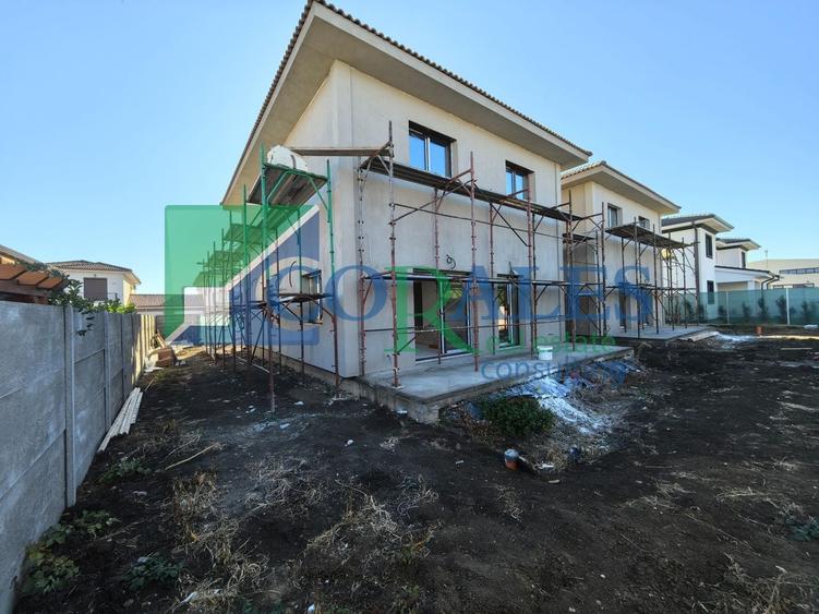 Duplex cu 5 camere cu Canalizare în Dumbrăvița