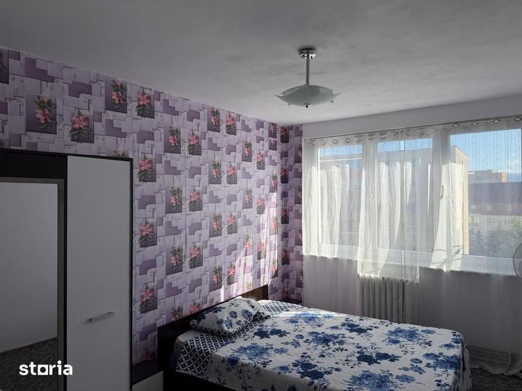 Apartament cu 2 camere semidecomandat, mobilat în Mihai Viteazul