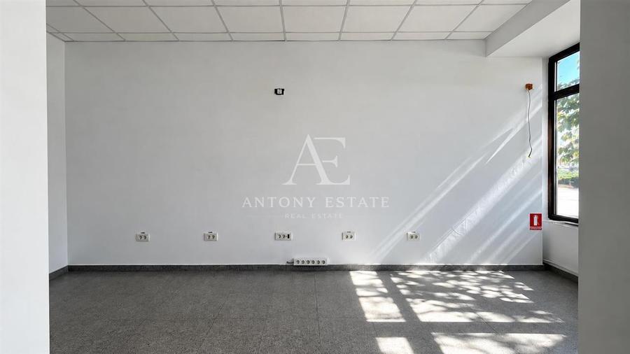 Spațiu comercial, de 102 mp, în Iosia-Nord