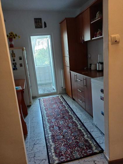 Apartament cu 2 camere decomandat în Broșteni