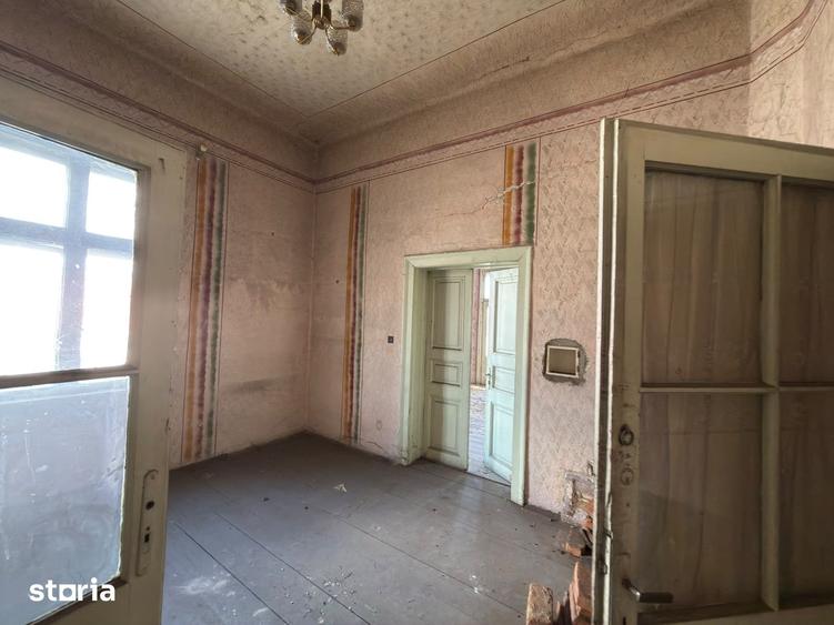 Apartament cu 5 camere în Traian