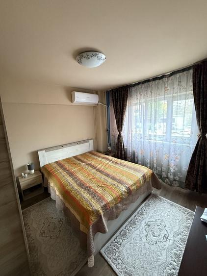Apartament cu 4 camere decomandat în Rahova