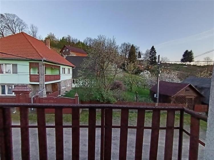 Casă individuală cu 9 camere cu Canalizare în Praid