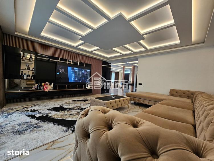 Casă cu 4 camere decomandat cu Teren 1201 Mp în Ulmi