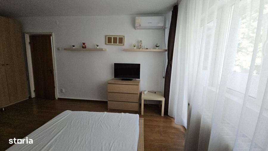 Garsonieră decomandată în Iancului