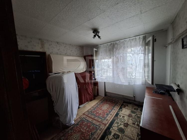 Apartament cu 3 camere decomandat în Drumul Taberei