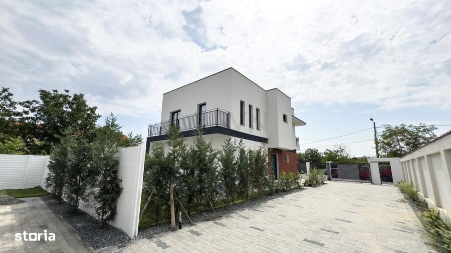 Casă cu 4 camere cu Teren 320 Mp în Odăile