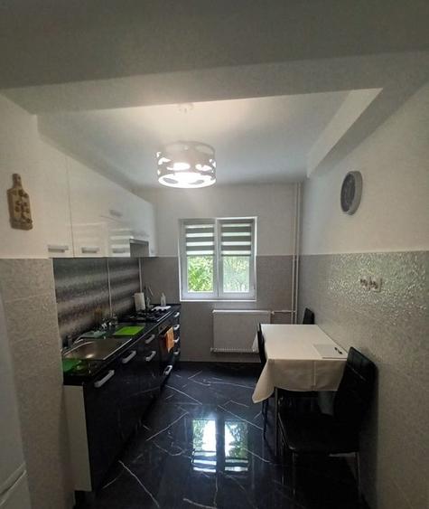 Apartament cu 2 camere semidecomandat în Apărătorii Patriei