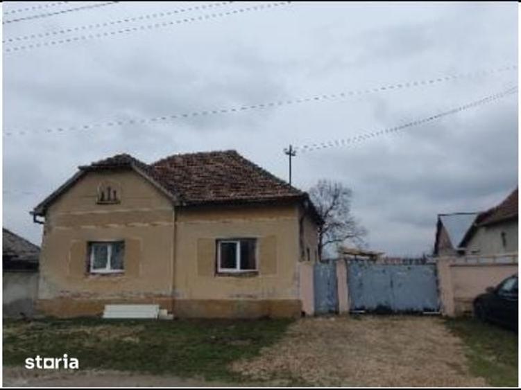 Casă cu 2 camere cu Teren 1080 Mp în Central