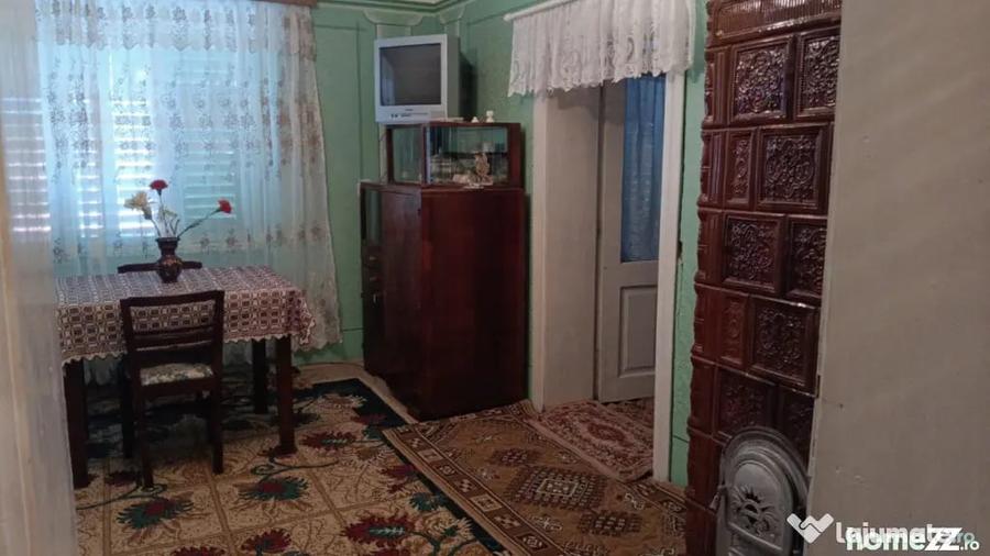 Casă cu 4 camere cu Teren 2000 Mp în Alțina