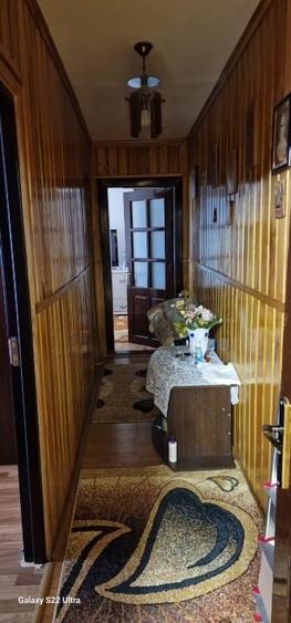 Apartament cu 3 camere semidecomandat, mobilat în Micro II
