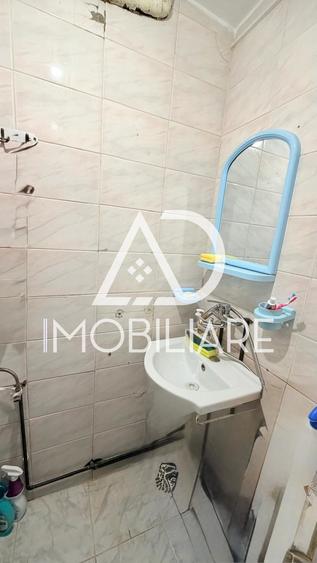 De vânzare apartament 2 camere, strada Gheorghe Bărboi, cartier Cuza - 5