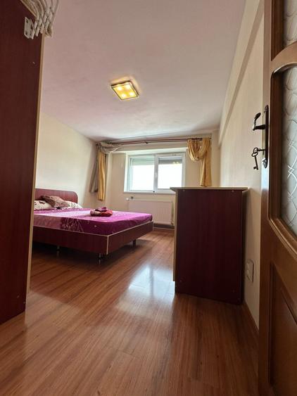 Apartament cu 3 camere decomandat, mobilat în Călărași