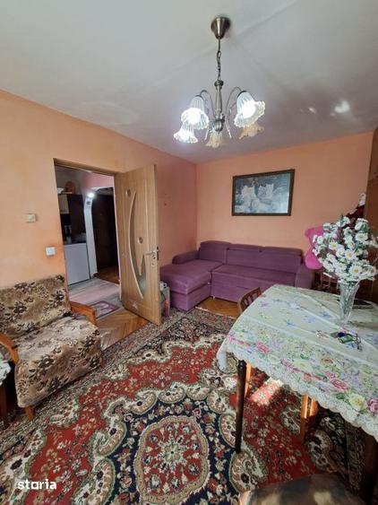 Apartament cu 2 camere decomandat în Republicii