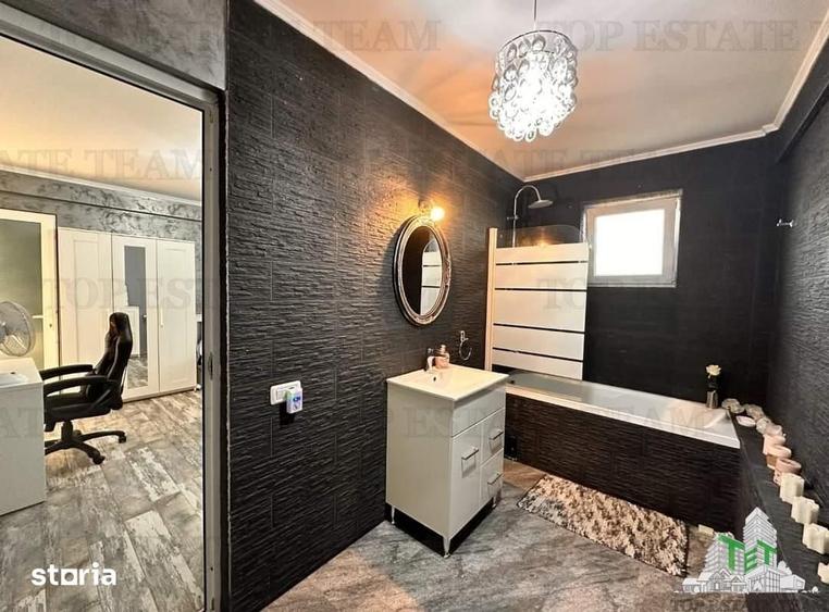 Casă cu 9 camere cu Teren 1412 Mp în Palazu Mare