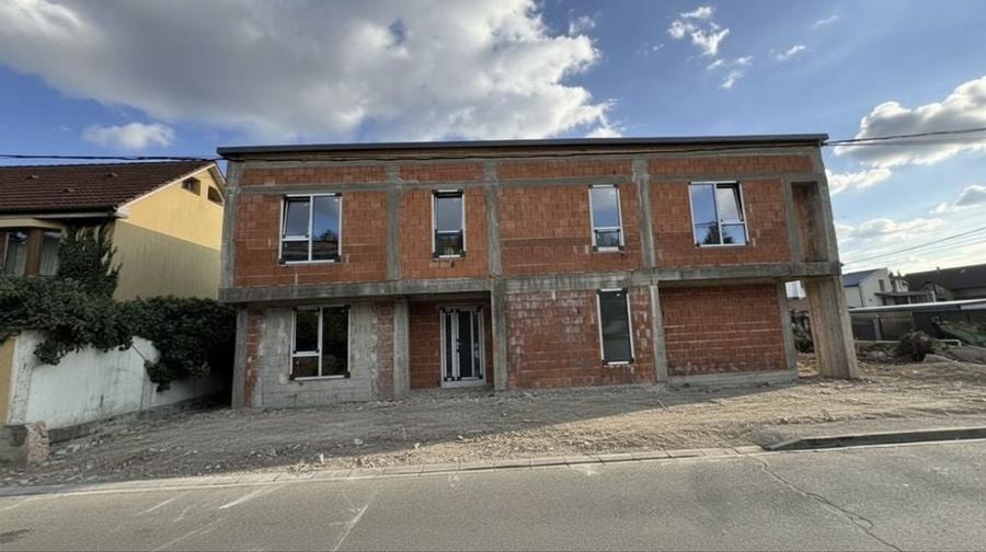 Casă cu 4 camere în Central