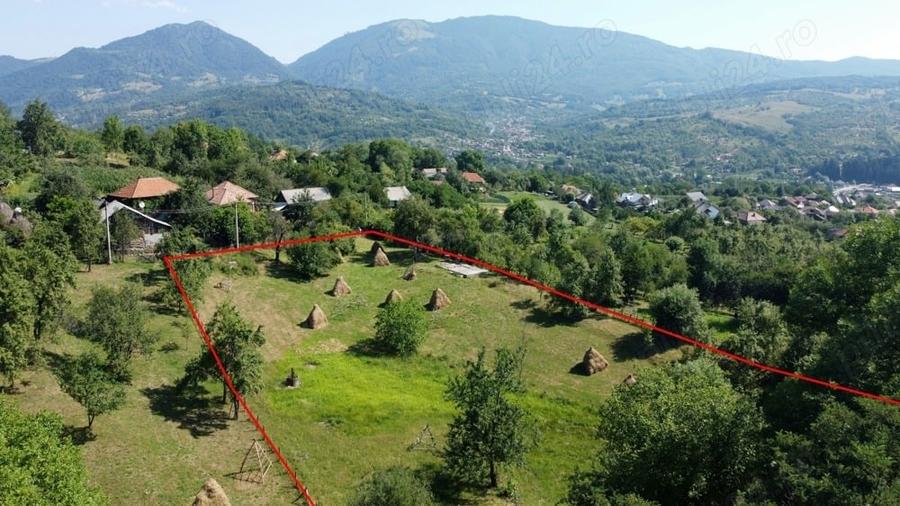 Teren de 6348 mp, în Corbeni