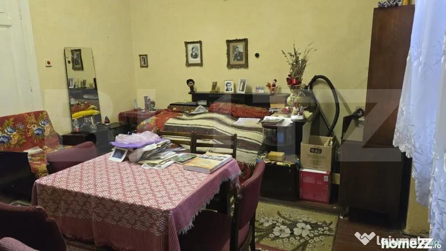 Casă cu 2 camere cu Teren 579 Mp în Semicentral