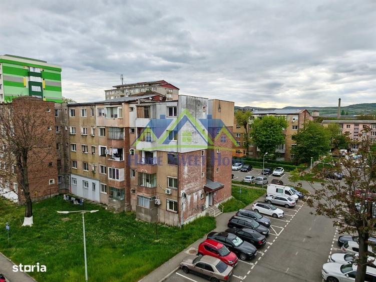 Apartament cu 2 camere semidecomandat în Batiz