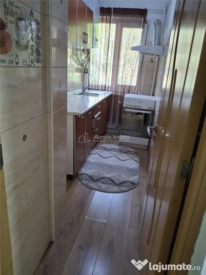 Apartament cu 3 camere semidecomandat în Micro III