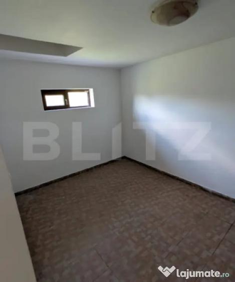 Casă cu 4 camere cu Teren 300 Mp în Central