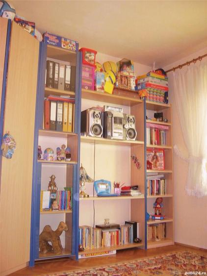 Apartament cu 3 camere decomandat în Pandurilor