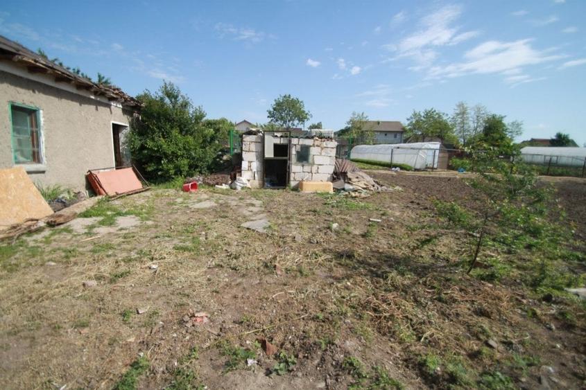 Teren Construcții intravilan de 492 mp, în Lazu