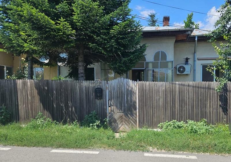 Casă cu 3 camere cu Teren 618 Mp în Răcari