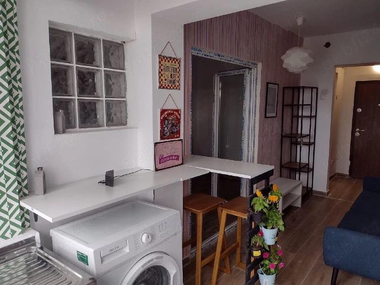 Garsonieră decomandată în Baza 3