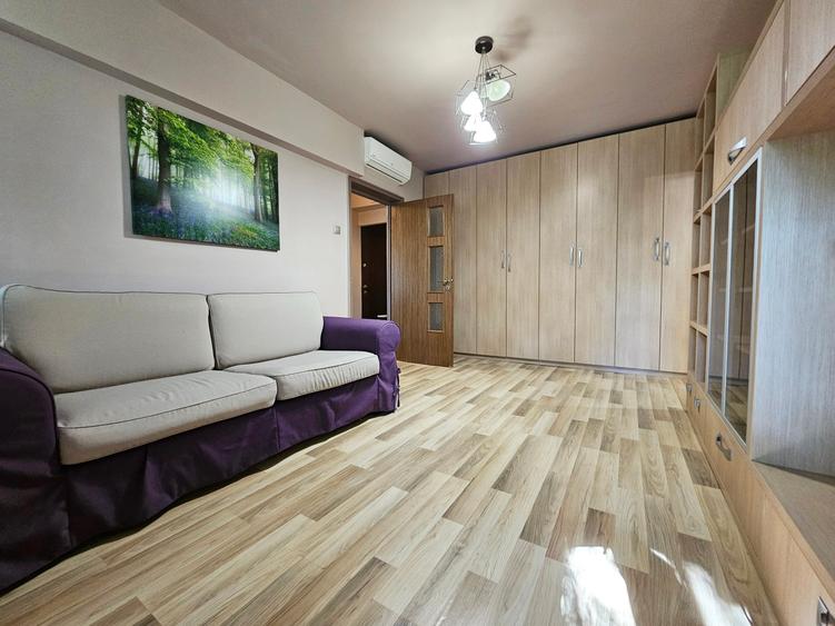 Apartament cu 2 camere semidecomandat în Lacul Tei