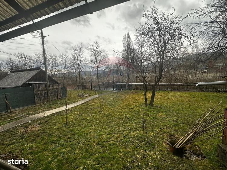 Casă cu 3 camere în Prislop