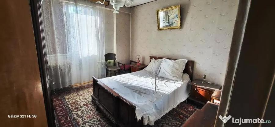 Apartament cu 3 camere decomandat în Tineretului