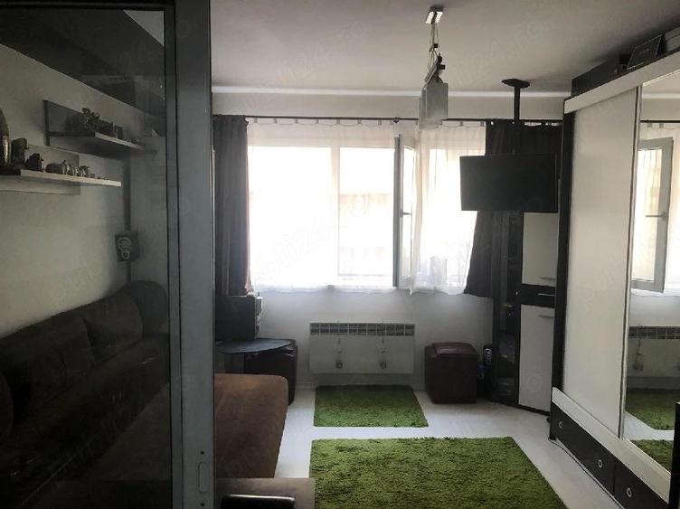 Garsonieră decomandată în Zahana