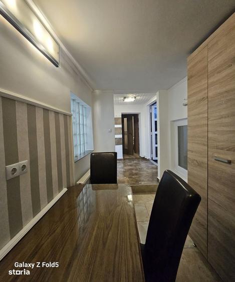 Casă cu 3 camere în Central