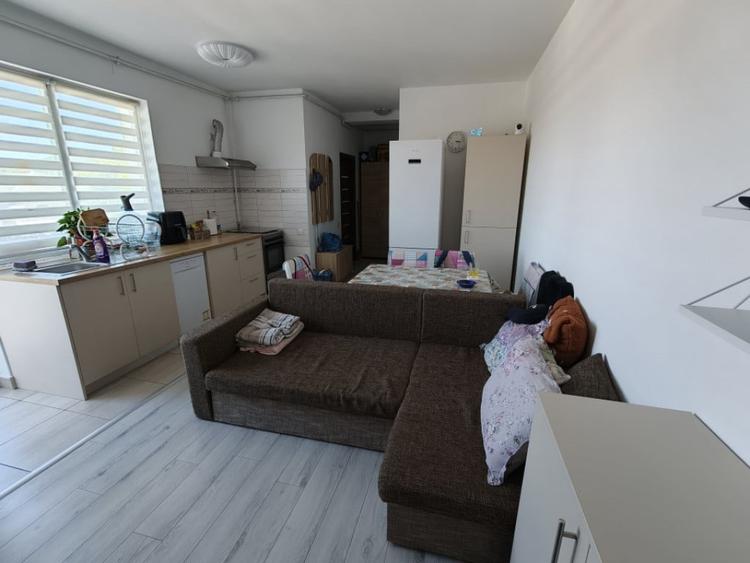 Apartament cu 3 camere decomandat în Florești — fotografia 1