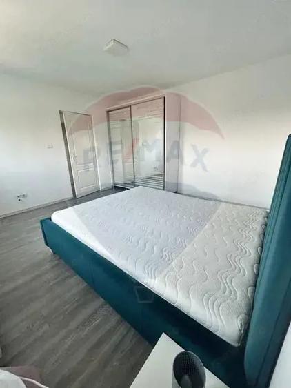 Apartament cu 3 camere decomandat în Alfa