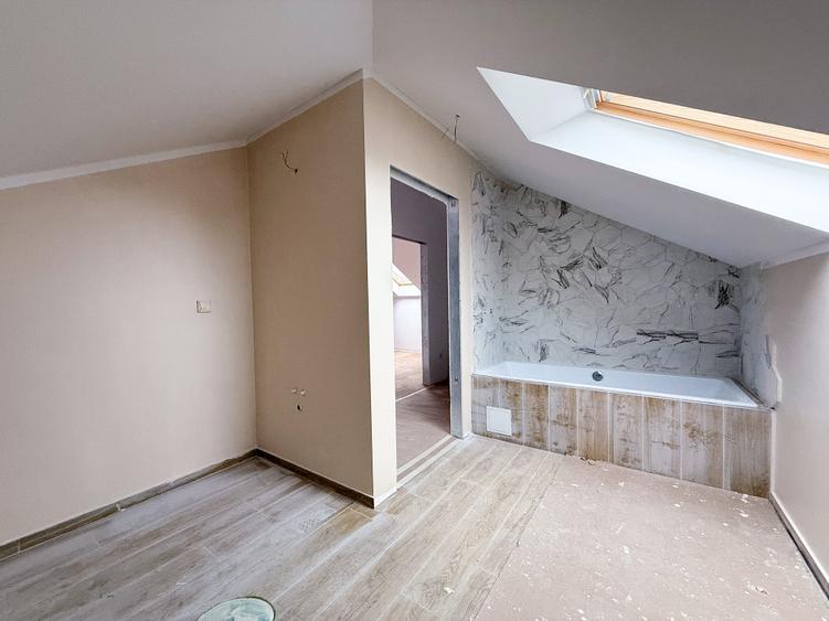 Casă individuală cu 4 camere cu Teren 451 Mp în Exterior Nord