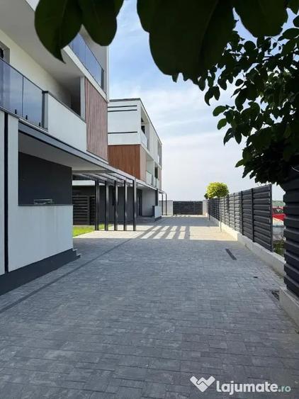 Casă cu 5 camere cu Teren 60 Mp în Pipera
