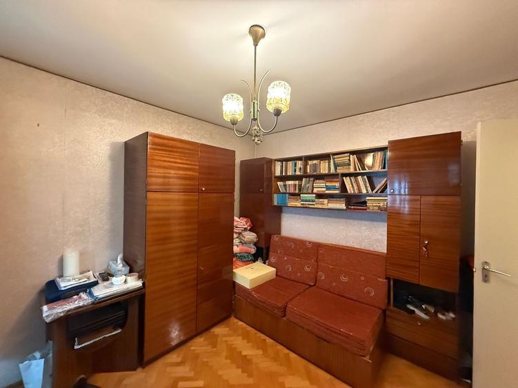 Apartament cu 3 camere semidecomandat, mobilat în Iancului