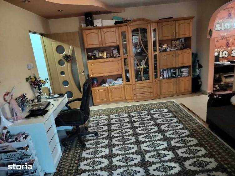 Apartament cu 2 camere semidecomandat în Exterior Vest