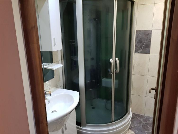 Casă cu 4 camere în Sântion