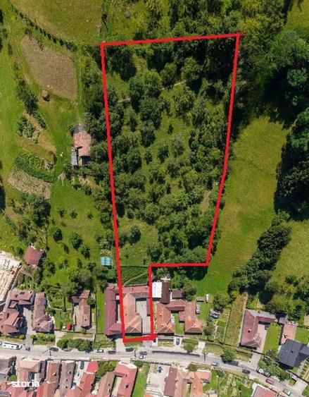Casă cu 4 camere în Poiana Mărului
