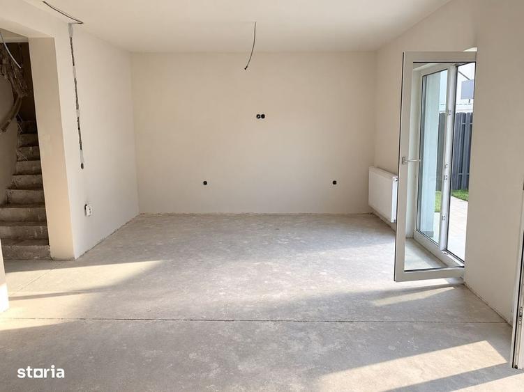 Casă cu 4 camere cu Teren 195 Mp în Șelimbăr