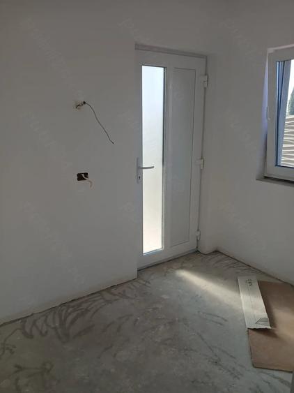Casă cu Teren 756 Mp în Covaci