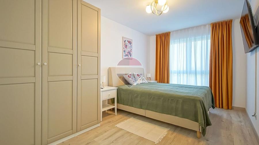 Apartament cu 3 camere semidecomandat, mobilat în Tractorul